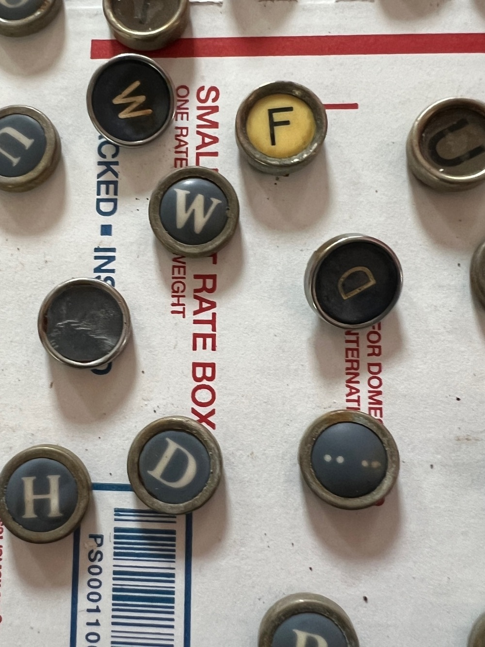 Vintage TYPEWRITER KEYS mixed lot of 46 - Picture 10 of 16